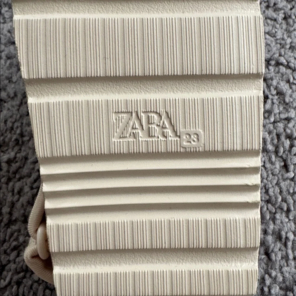 Zara Kids Beige Floral Strap Rubber Clog - Size 23 (US 6.5/7) - Picture 4 of 4